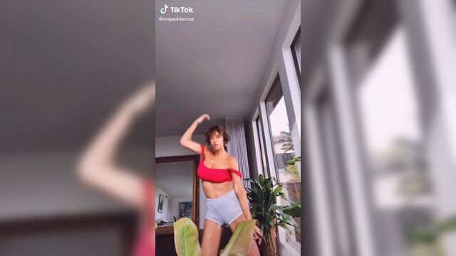 Jackie Cruz dancing on TikTock 02