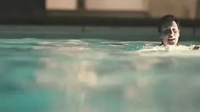 Melanie Lynskey - Hello I Must Be Going