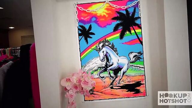 Young blonde Skylar Vox gets trash fucked by online date