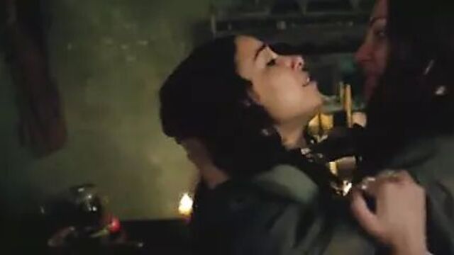 Lise Slabber, Jessica Parker Kennedy, Clara Paget - Black