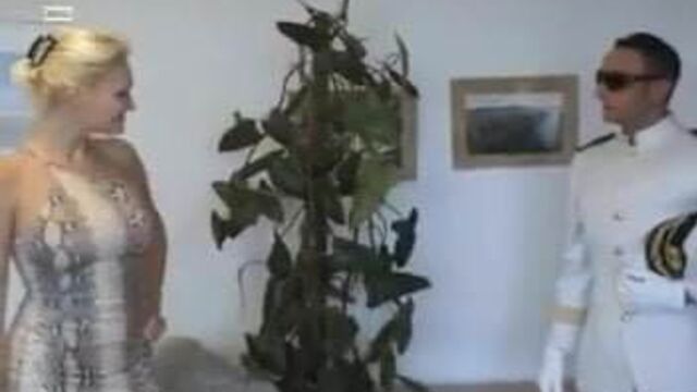 Stripagram Man Gets Ballbusted