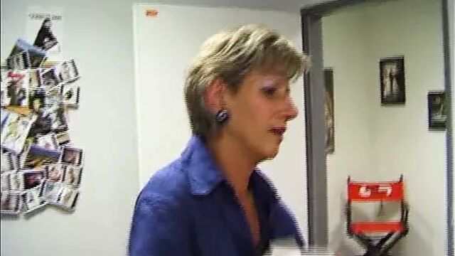 Alte Milf im Buero gefickt