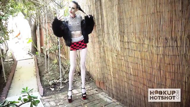 Skinny teen slut Aria Haze gets pounded again by online date