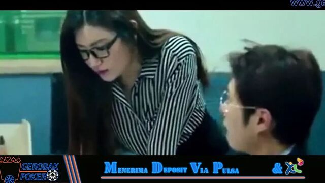 Perselingkuhanku dengan teman kantor.