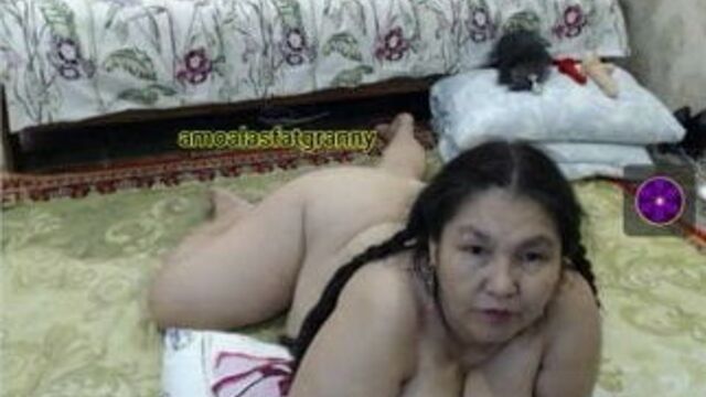 Fat old woman naked on the floor