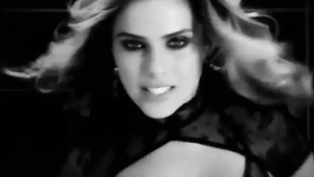 Nous deux Le Clip de Clara Morgane