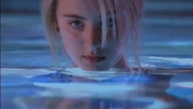 Kaley Cuoco Hot TV Babe