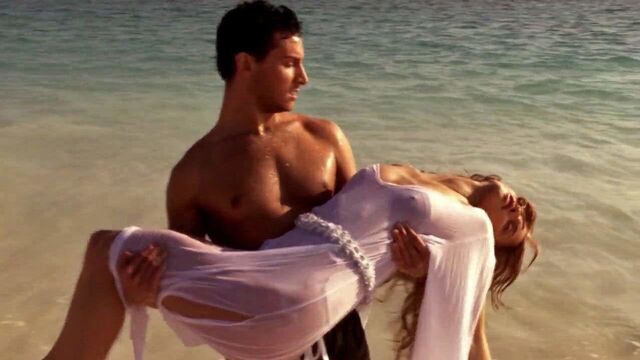 AnnaLynne McCord Nipples On ScandalPlanet.Com