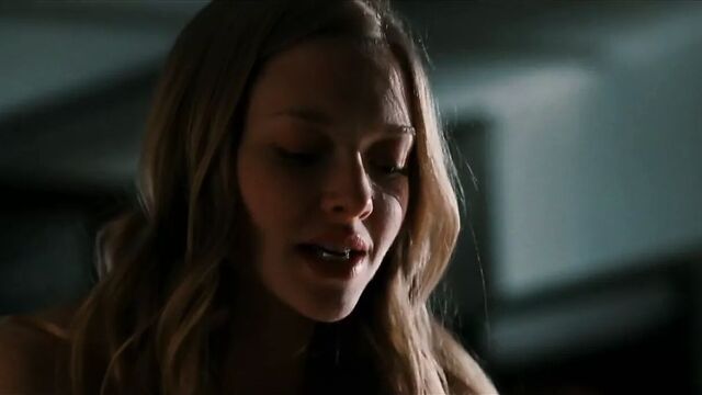 Amanda Seyfried - Chloe (2009)