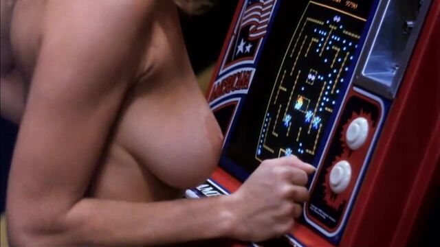 KYM MALIN AND KIM G MICHEL NUDE (Gros Plan et Repetition)