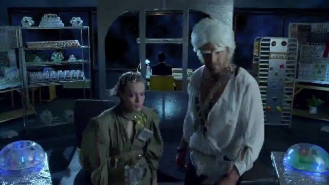 Alison Brie - Community s06e08