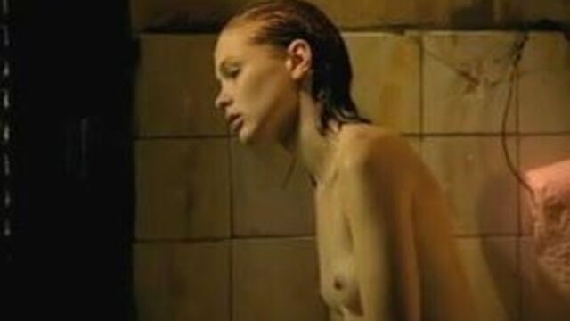 Barbara schulz sous la douche