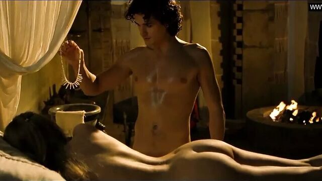DIANE KRUGER - NAKED, TOPLESS SEX SCENE - TROY (2004)