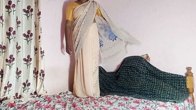 MADHU LAILA saree strip tease 4