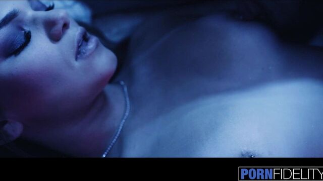 PORNFIDELITY Athena Faris Facialed Under Neon