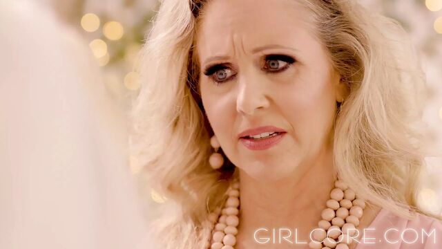 Stepmom Julia Ann Confesses Love Before Daughter's Wedding