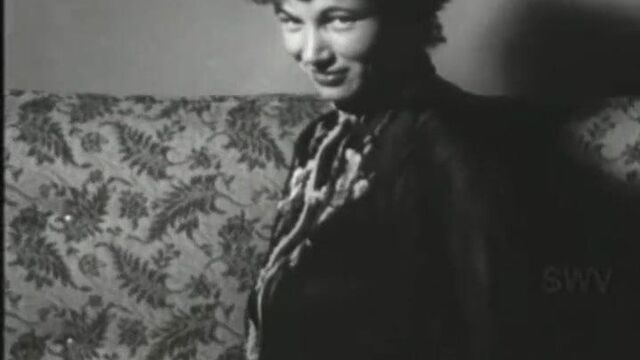 Voluptous Virginia Bell in Traditional Asian Dress