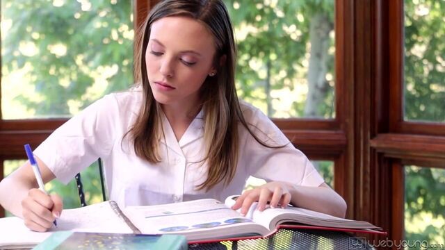 Kinky Layla Sin seducing Aubrey Star