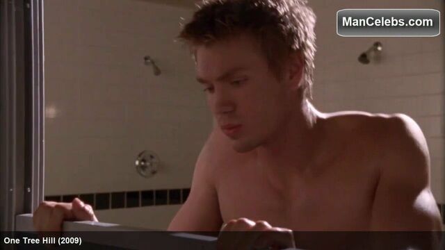 Chad Michael Murray flaunts his bare smooth ass