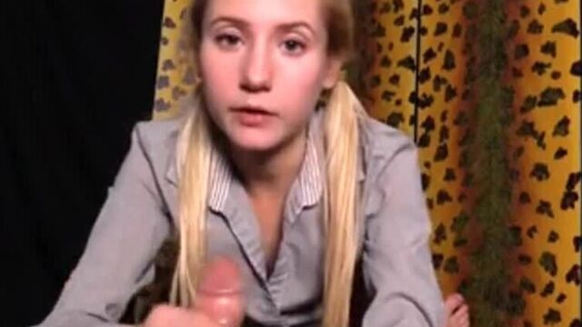 Not normal Footjob--WTF