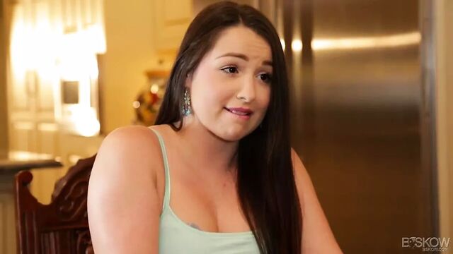 Lola Foxx seduces her older neighbor