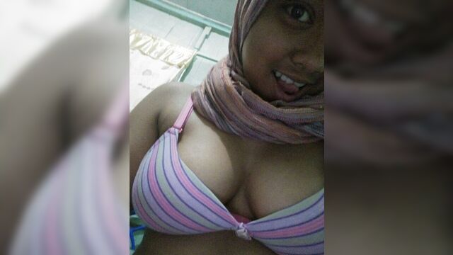 Indo sex hijab outdoor