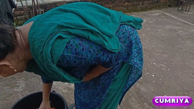 Deshi Ladki Ko chad pe paya to chod diya