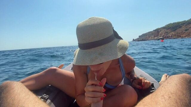 Fit girl sucks my dick like a whore on a kayak - Risky public sex