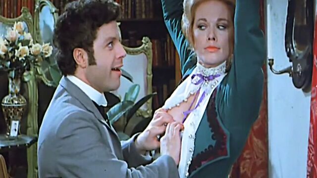 Sue LONGHURST Malou CARTWRIGHT...NUDE (Part1) (1975)