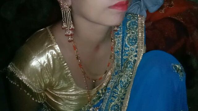 Desi gau ki barati me maal ko patake chudai Saree me saree uthake ke ghore stalege me ghar me