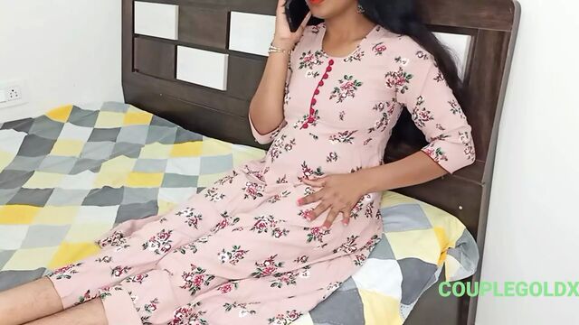 Komal ne apne husband ko kaha play boy bhej mere liye