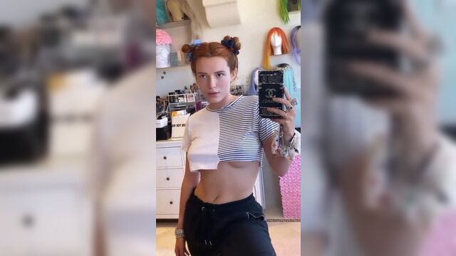 Bella Thorne - Underboob selfie 6-10-2020
