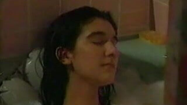 Celine Dion in Des Fleurs Surla Neige