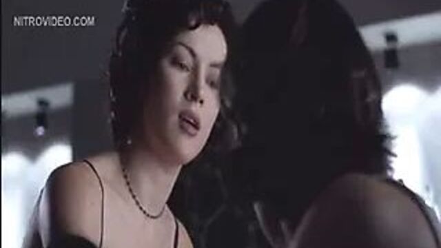 Gina Gershon and Jennifer Tilly - Bound