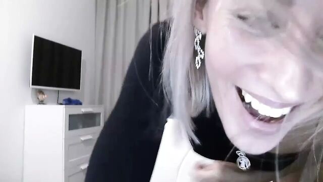 Rihannarossy – fully naked tits, ass and pussy show