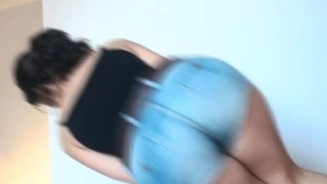 Marta Is Pure Sensuality Naked While Relaxing Herself