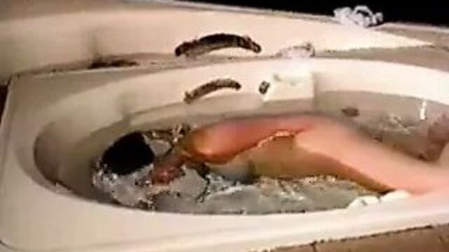 Bath tub underwater sex