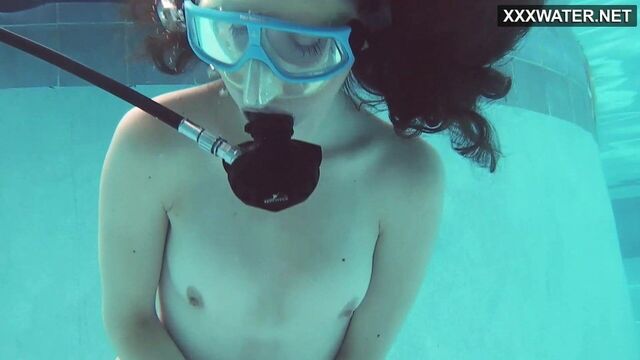 Watch Emi Serene cum underwater