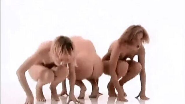 Nakey ladies workout