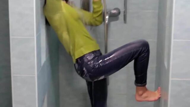 Amazing Wetlook Sexy Girl